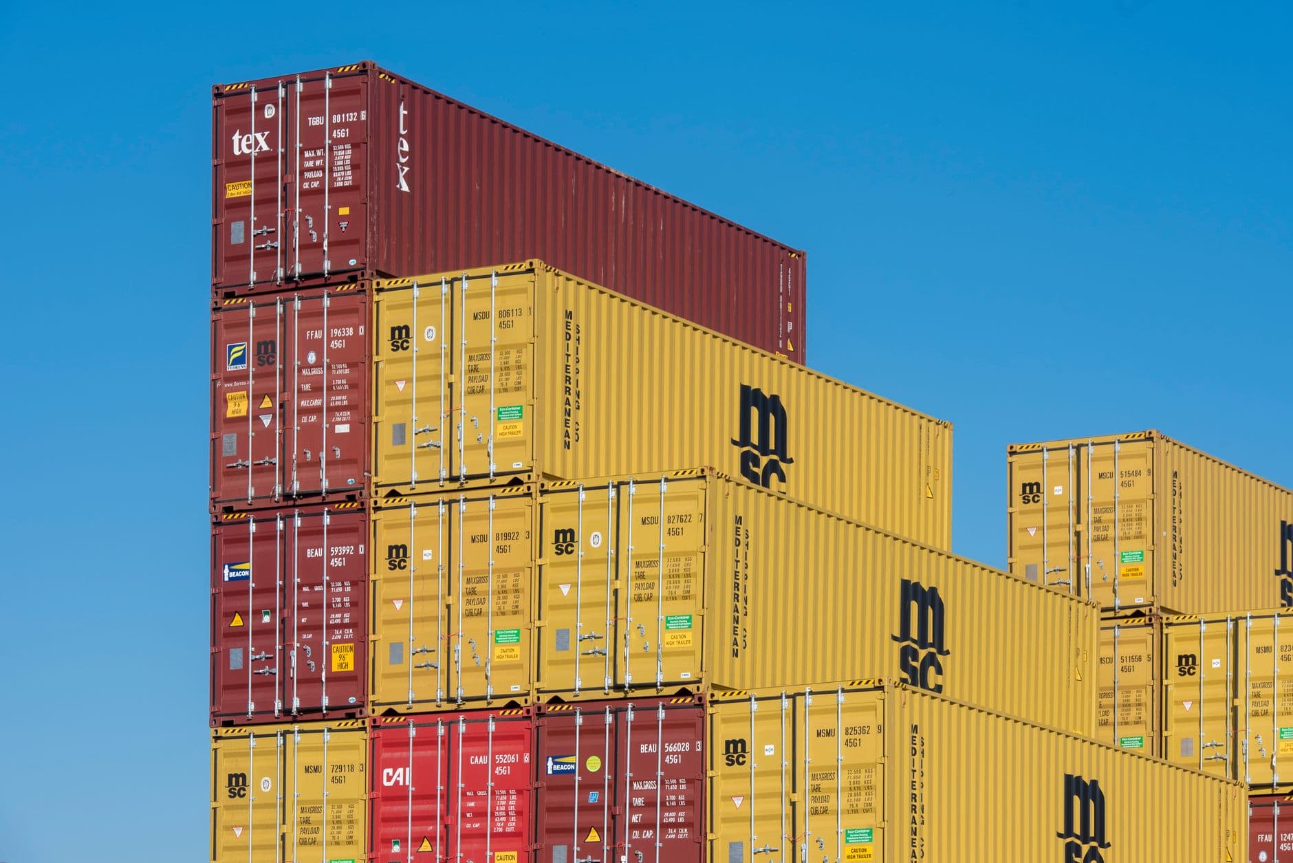 Transporte intermodal: combinar carretera, tren y barco con cabeza