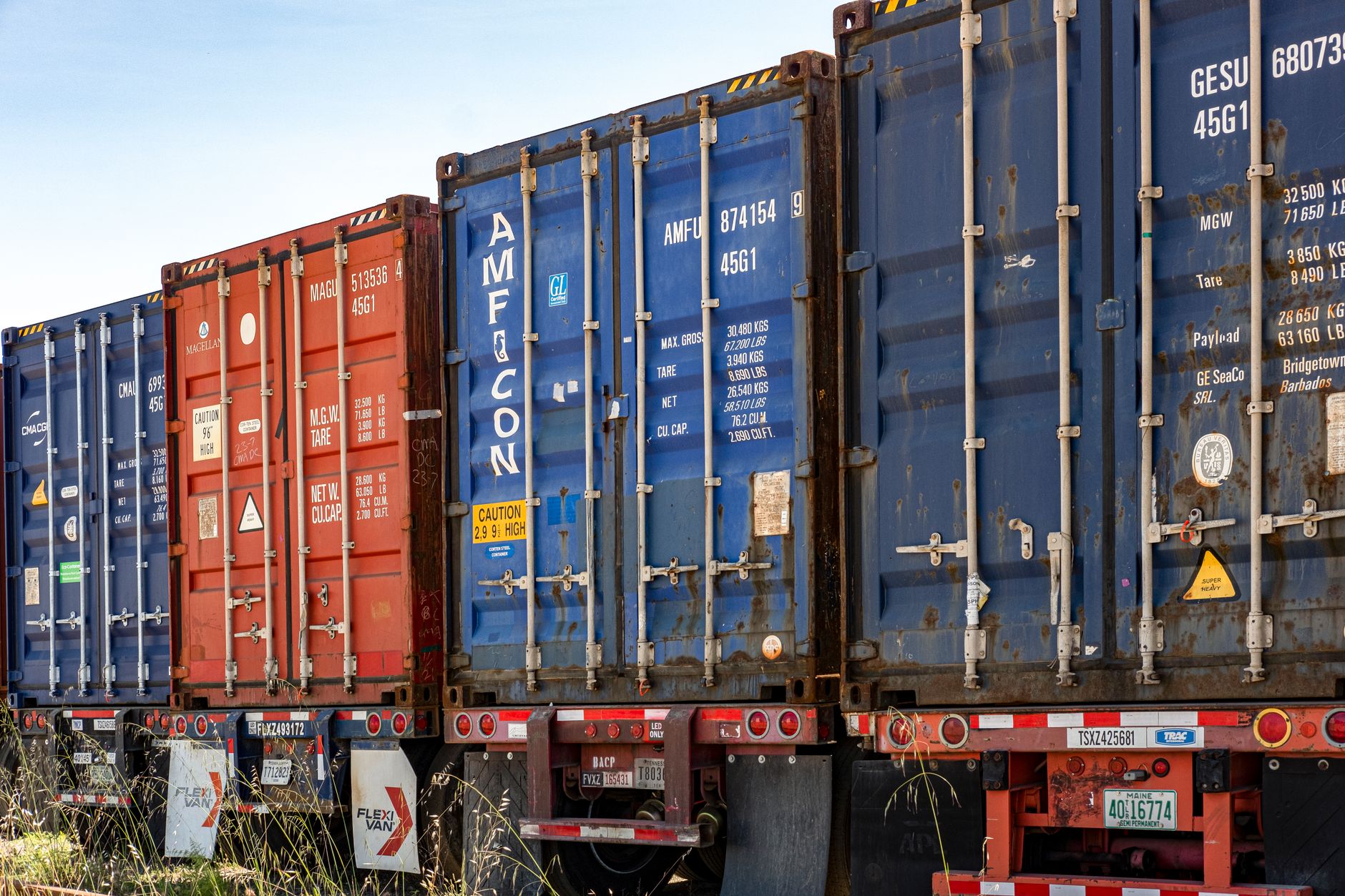 Transporte intermodal: combinar carretera, tren y barco con cabeza